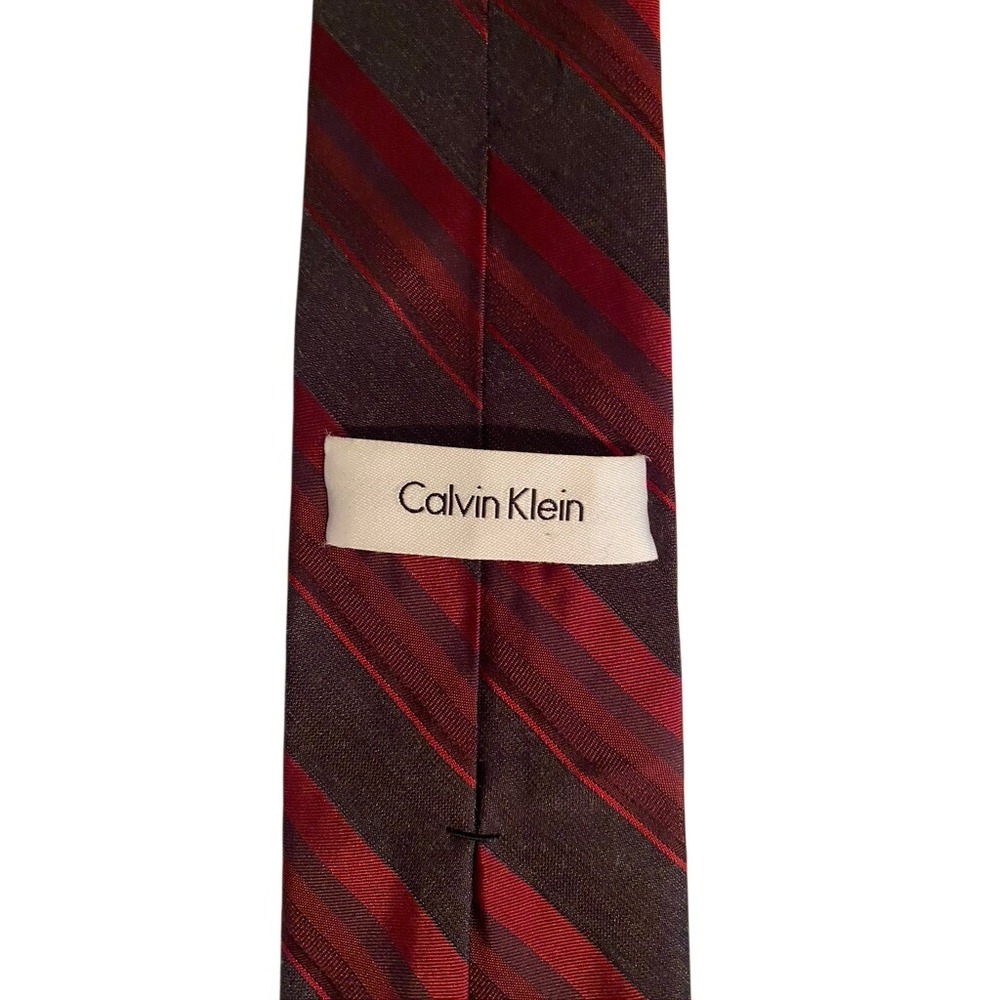 Calvin Klein Mens Silk Blend Striped Necktie Burgundy Red Grey Formal Tie